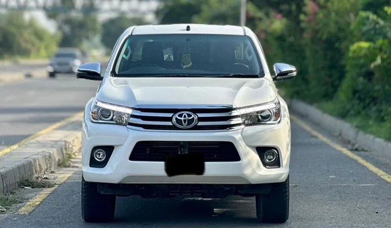 Effortless Monthly Car Rental in Islamabad: Unlock Freedom with Online Booking & Delivery